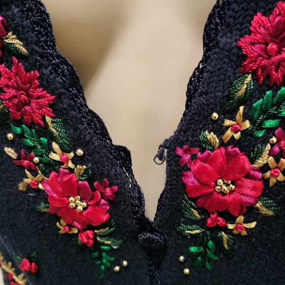 Vintage Alyssa Brooke Christmas Floral Embroidered VNeck Sweater Vest-Ships fast - Picture 2 of 7